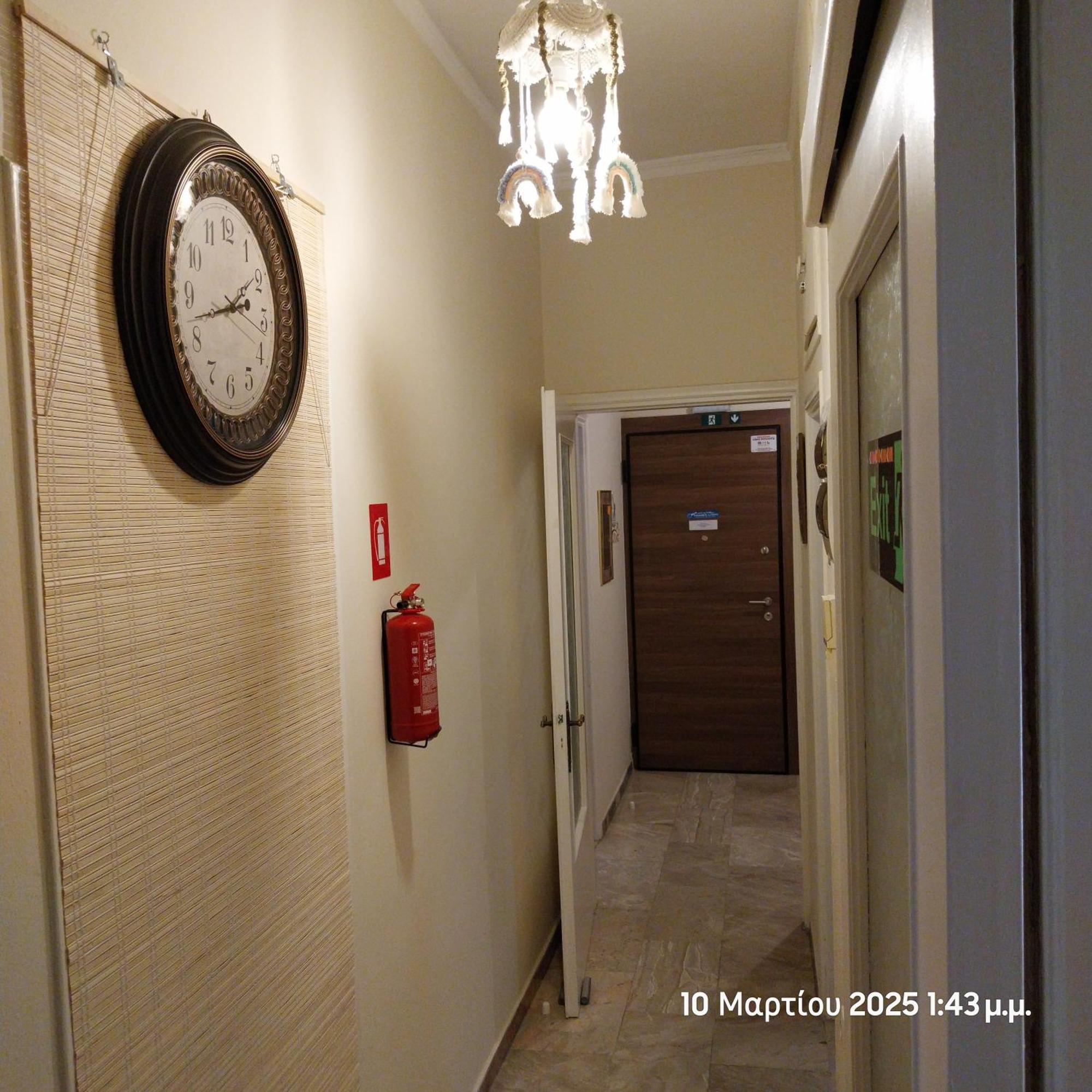 Cozy & Bright Home 50M From Subway -Agios Antonios Atenas Exterior foto