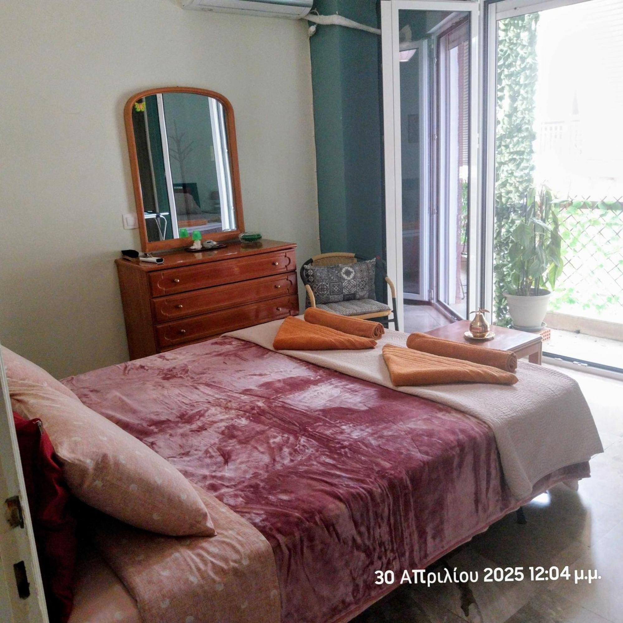 Cozy & Bright Home 50M From Subway -Agios Antonios Atenas Exterior foto